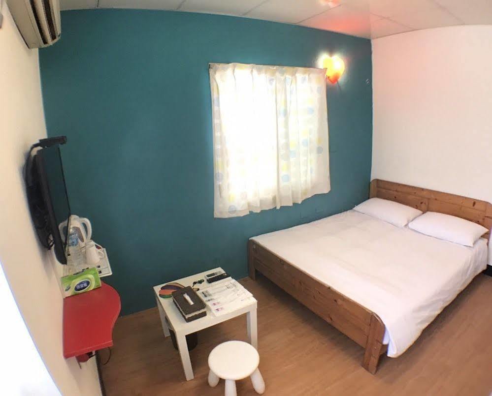 Love Hostel Tainan Bagian luar foto