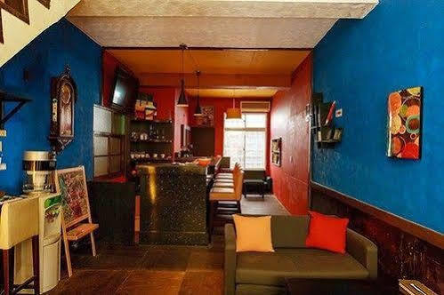 Love Hostel Tainan Bagian luar foto