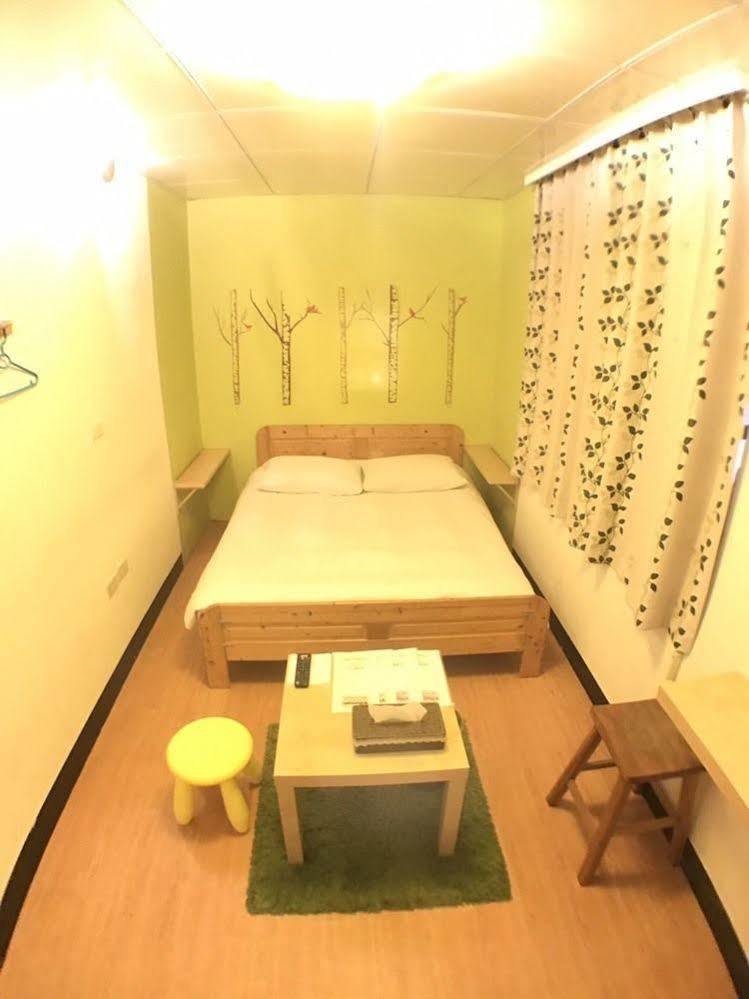Love Hostel Tainan Bagian luar foto