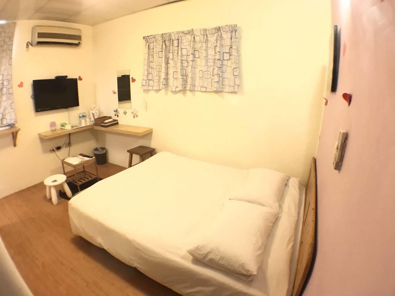 Love Hostel Tainan Bagian luar foto